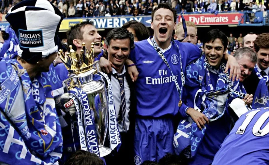 Chelsea: The Premier League Revolution (8 Trophies)